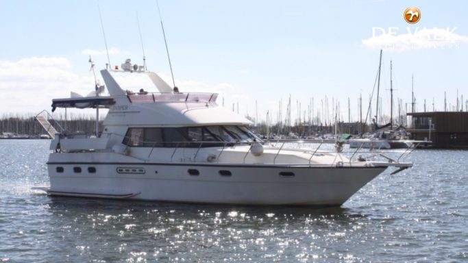 neptunus 145 bij de valk een van de compleetste die er is gebouwd met plek voor een waterscooter op zemplateau en tender op het zonnedek 